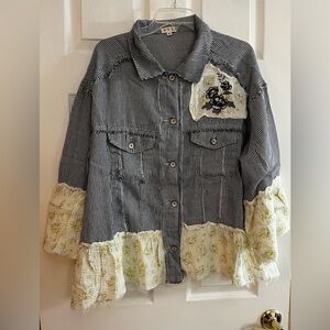 POL/Women’s NWOT light denim Navy and White Striped Floral  Patched Jacket sizeM